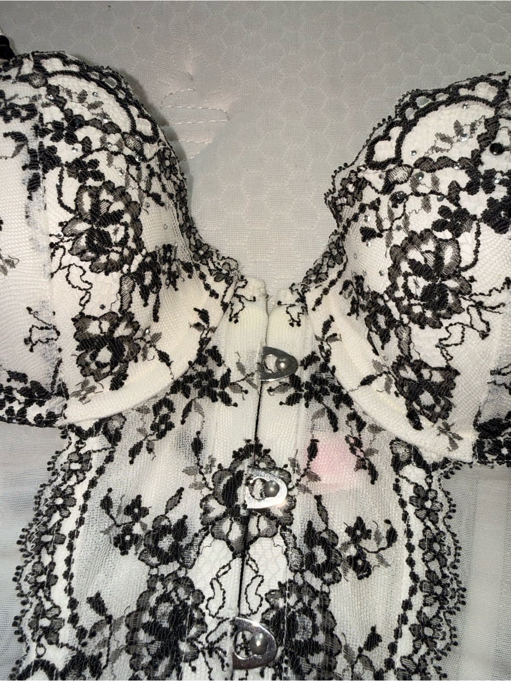 Victoria's Secret White Bustier with Black Lace Overlay 34B whimsical goth - Picture 4 of 9